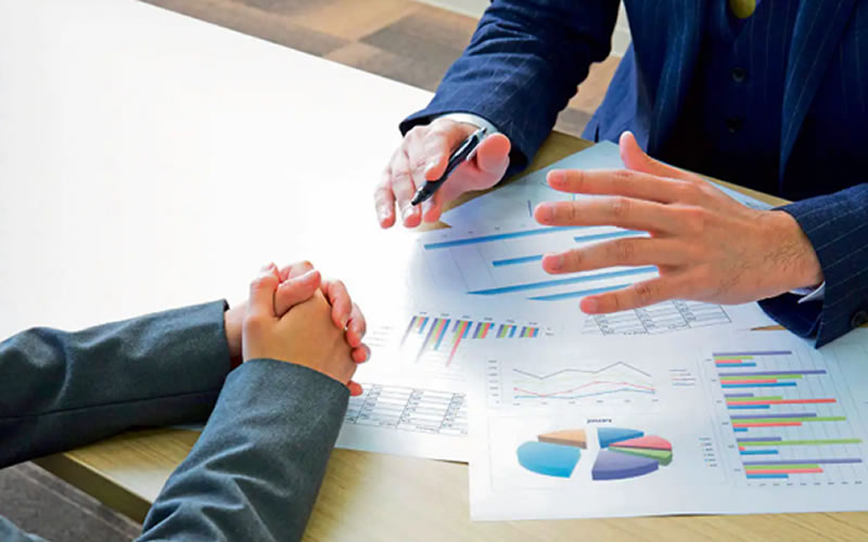 Treinamentos e oportunidades que constroem grandes líderes - 5 estagiários que se tornaram CEO